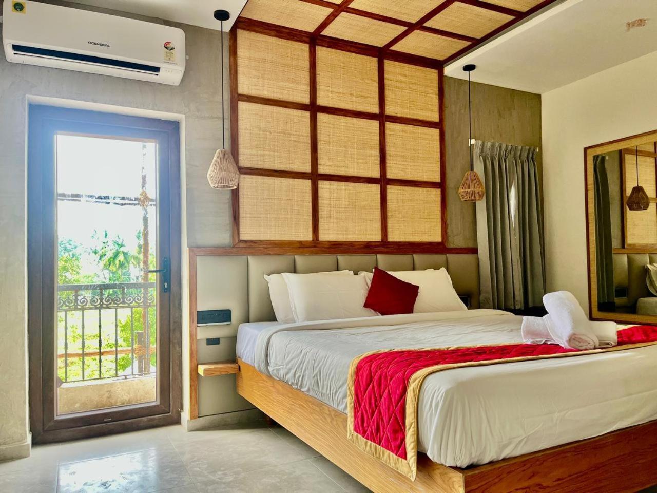 Hotel Castle Manor - Auroville Beach Пудучеррі Екстер'єр фото